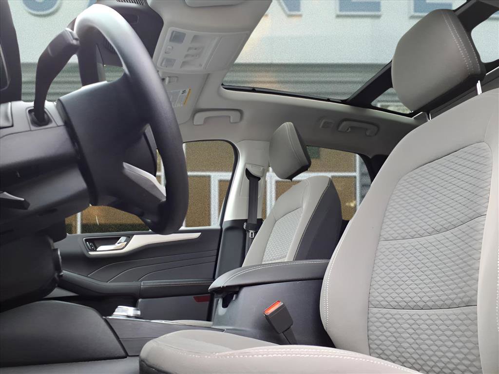 Used 2021 Ford Escape SE w/ SE Sport Appearance Package image 20