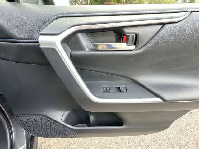 Used 2022 Toyota RAV4 XSE AWD/4WD image 21