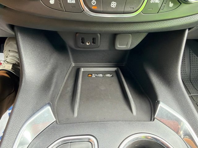 Certified 2023 Chevrolet Traverse LT FWD image 32