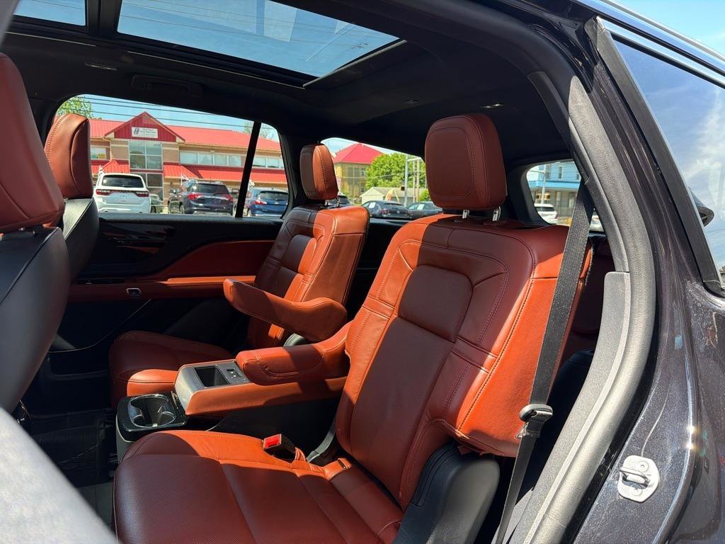 Used 2025 Lincoln Aviator Reserve AWD/4WD image 19