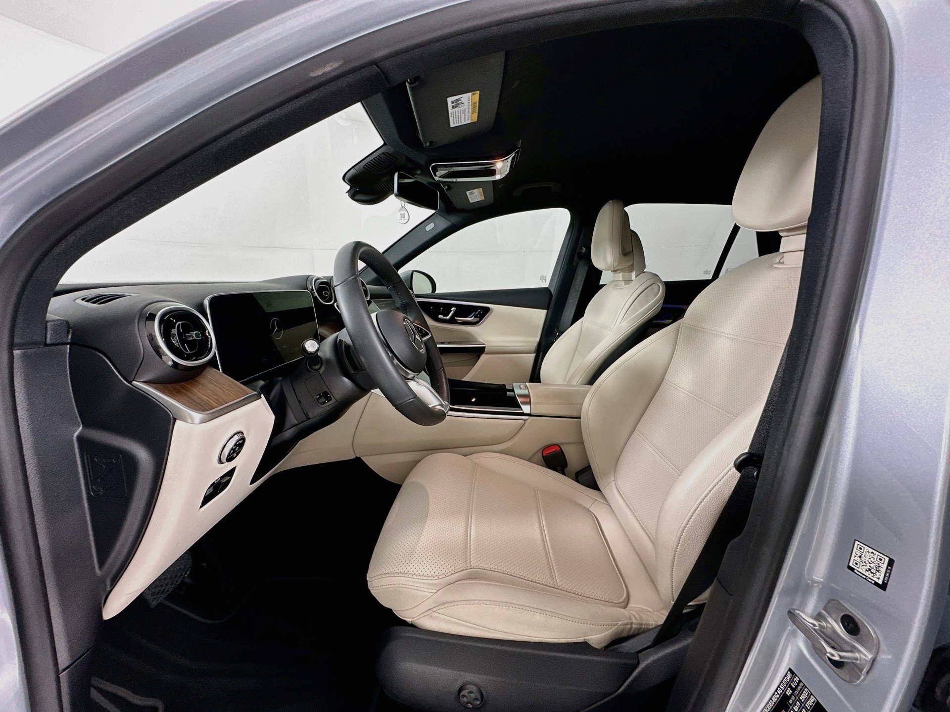 Used 2026 Mercedes-Benz GLC 300 image 23