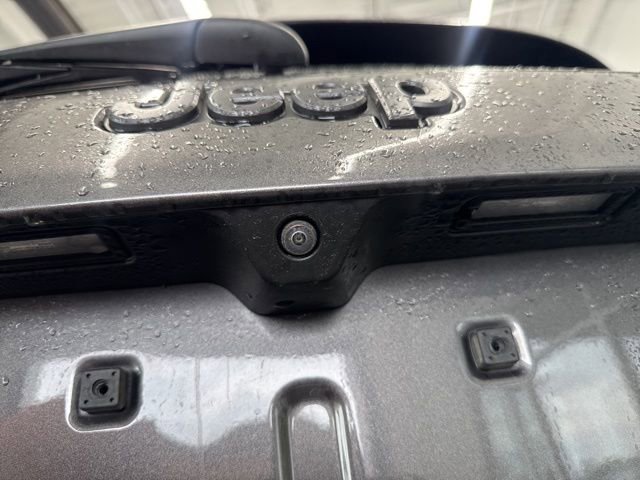 Used 2024 Jeep Compass Trailhawk image 7