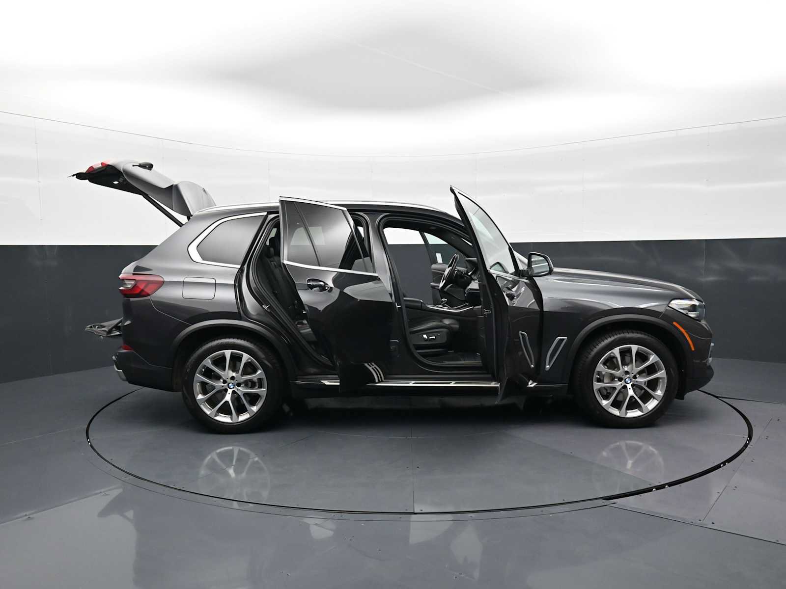 Used 2023 BMW X5 xDrive40i AWD/4WD image 35