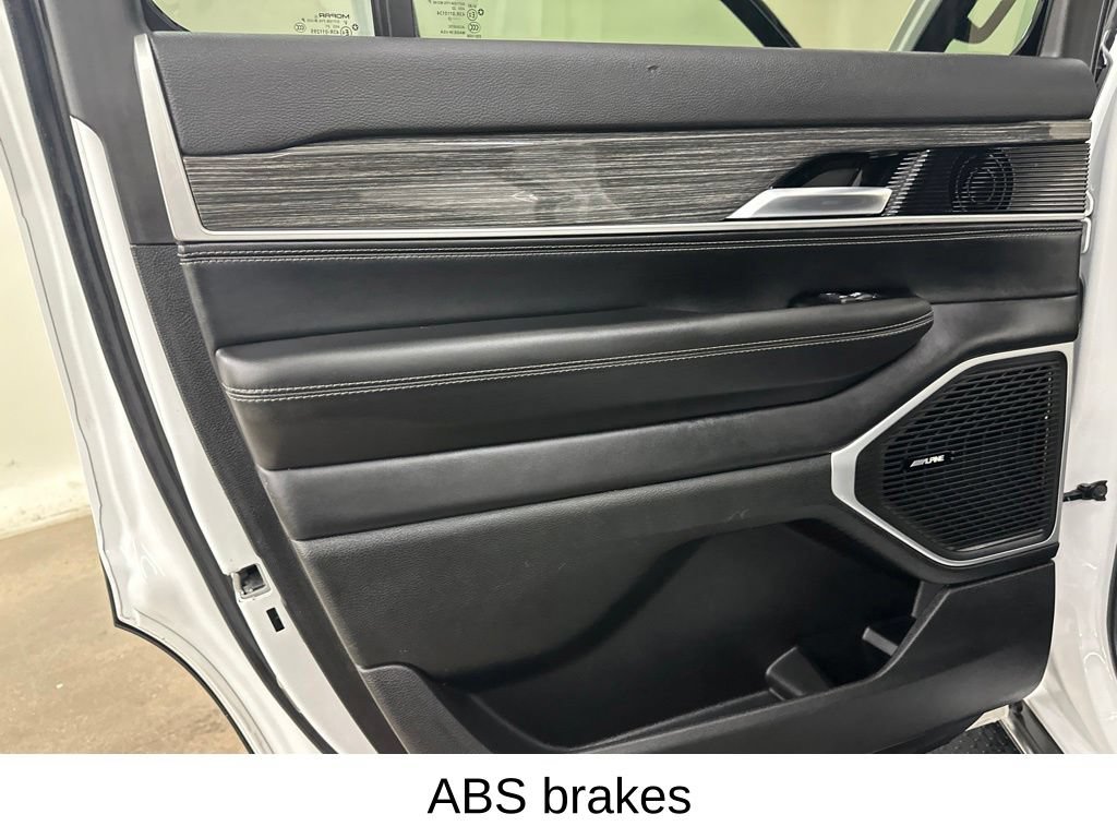 Used 2022 Jeep Wagoneer Series II AWD/4WD image 36