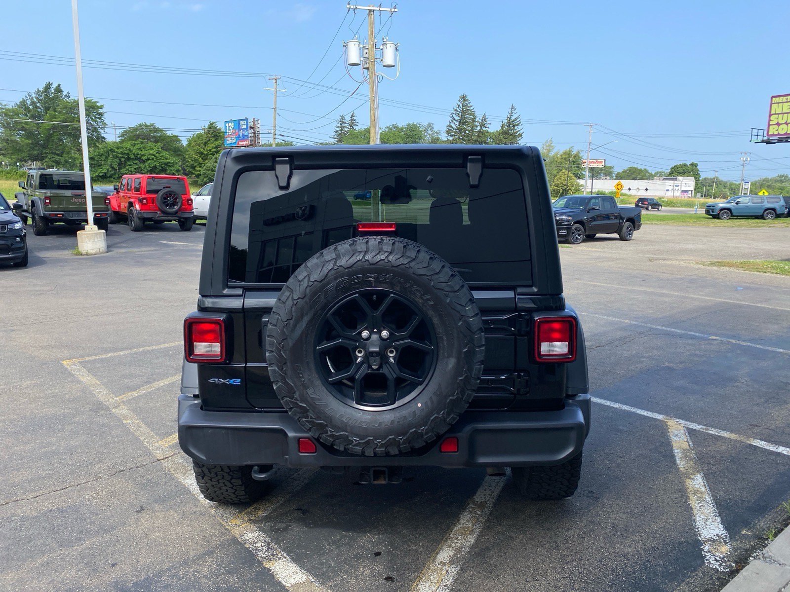 Used 2025 Jeep Wrangler Unlimited Sport S 4xe AWD/4WD image 4