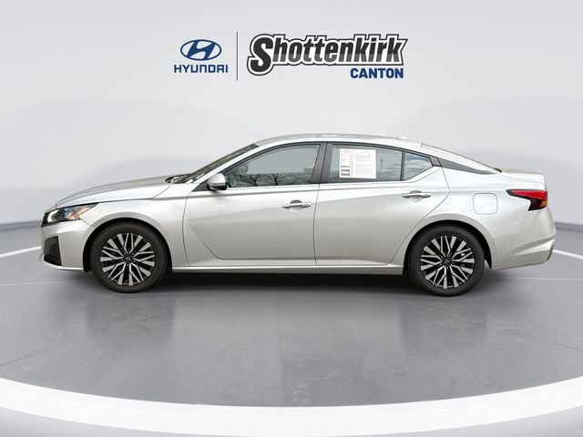 Used 2023 Nissan Altima 2.5 SV image 5