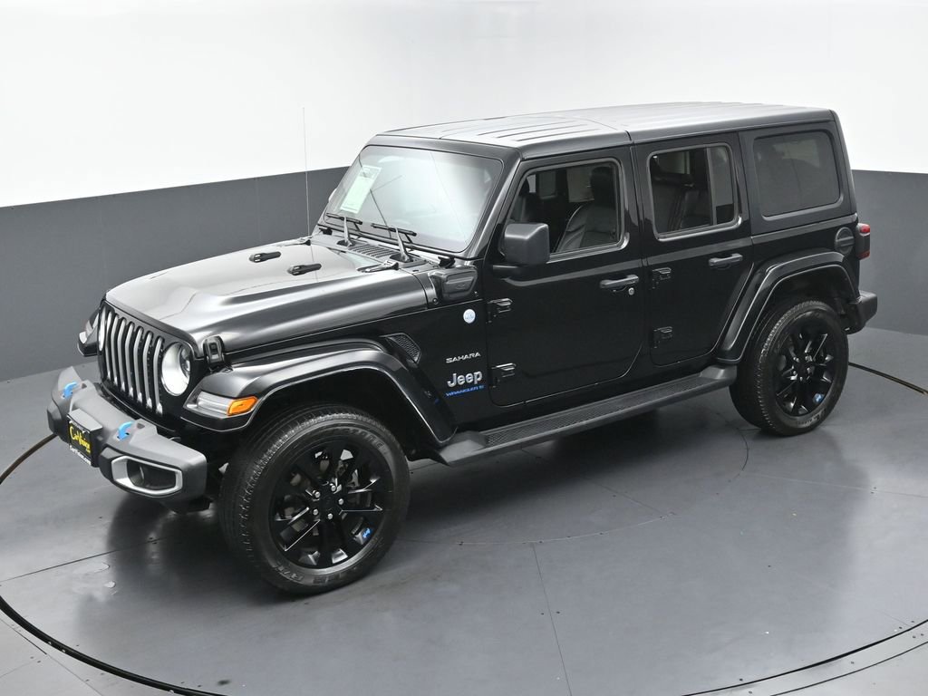 Used 2023 Jeep Wrangler Unlimited Sahara w/ Cold Weather Group AWD/4WD image 40