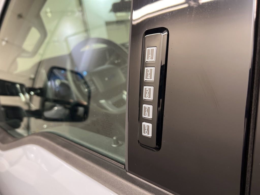New 2026 Ford F350 Lariat w/ Black Appearance Package image 33