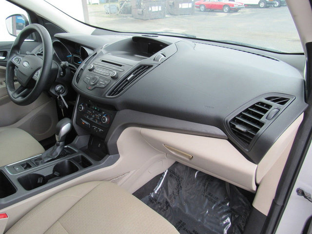 Used 2018 Ford Escape SE w/ Ford Safe & Smart Package FWD image 14