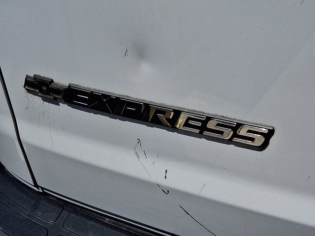 Used 2021 Chevrolet Express 2500 RWD image 12