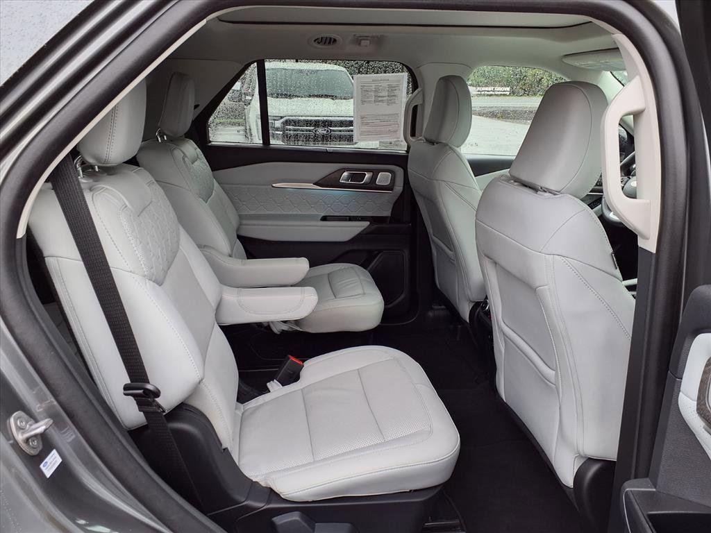 Certified 2025 Ford Explorer Platinum w/ Ultimate Package image 7