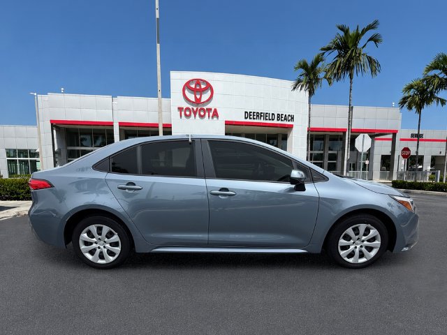 Used 2025 Toyota Corolla LE FWD image 8
