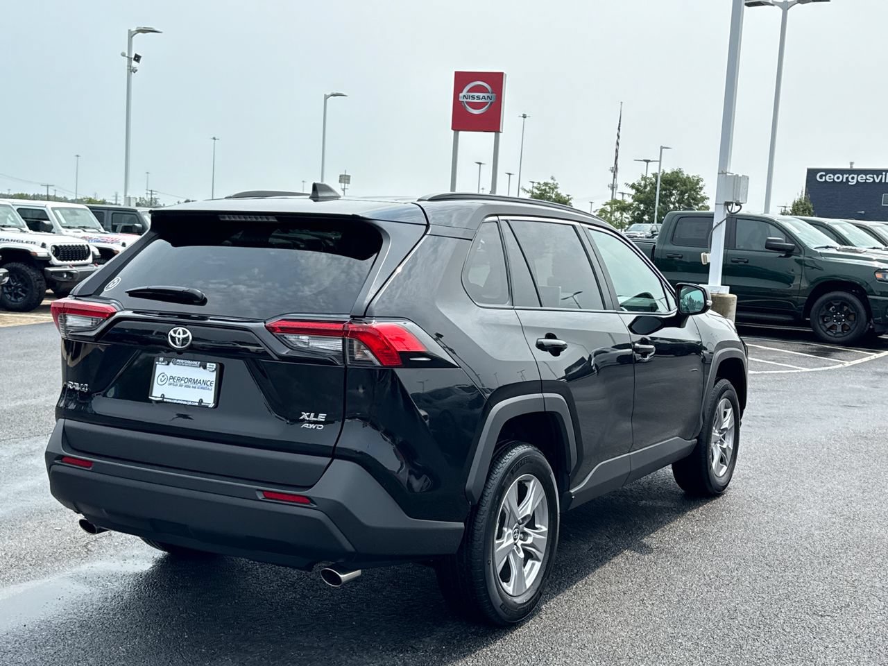 Used 2025 Toyota RAV4 XLE AWD/4WD image 3