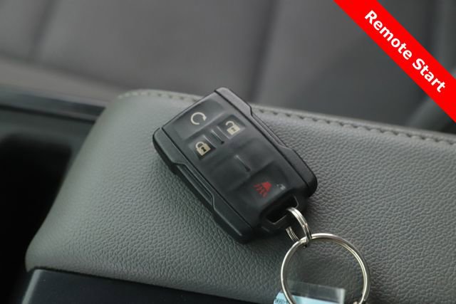 Used 2018 Chevrolet Silverado 1500 Custom w/ Custom Convenience Package AWD/4WD image 3