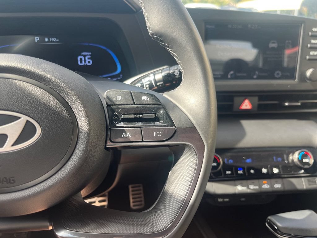 Used 2025 Hyundai Elantra Sport FWD image 16