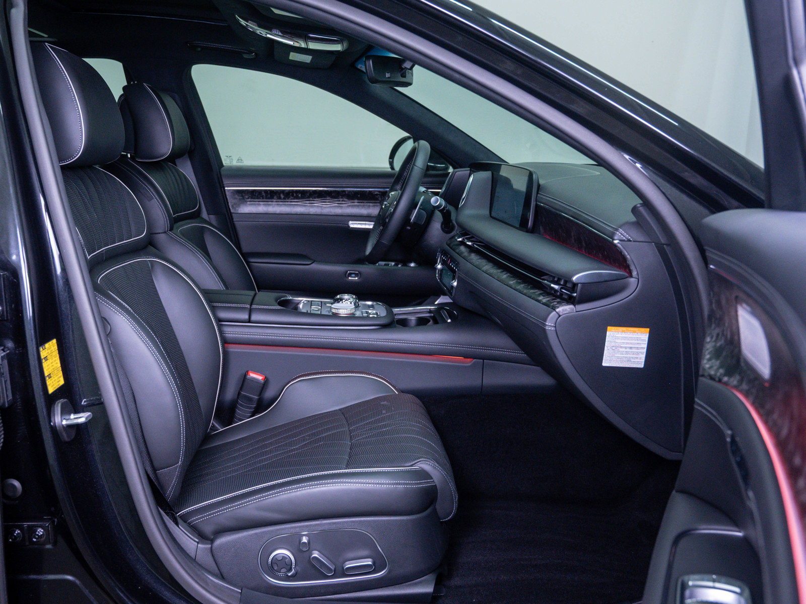 Used 2023 Genesis G90 3.5T AWD/4WD image 10