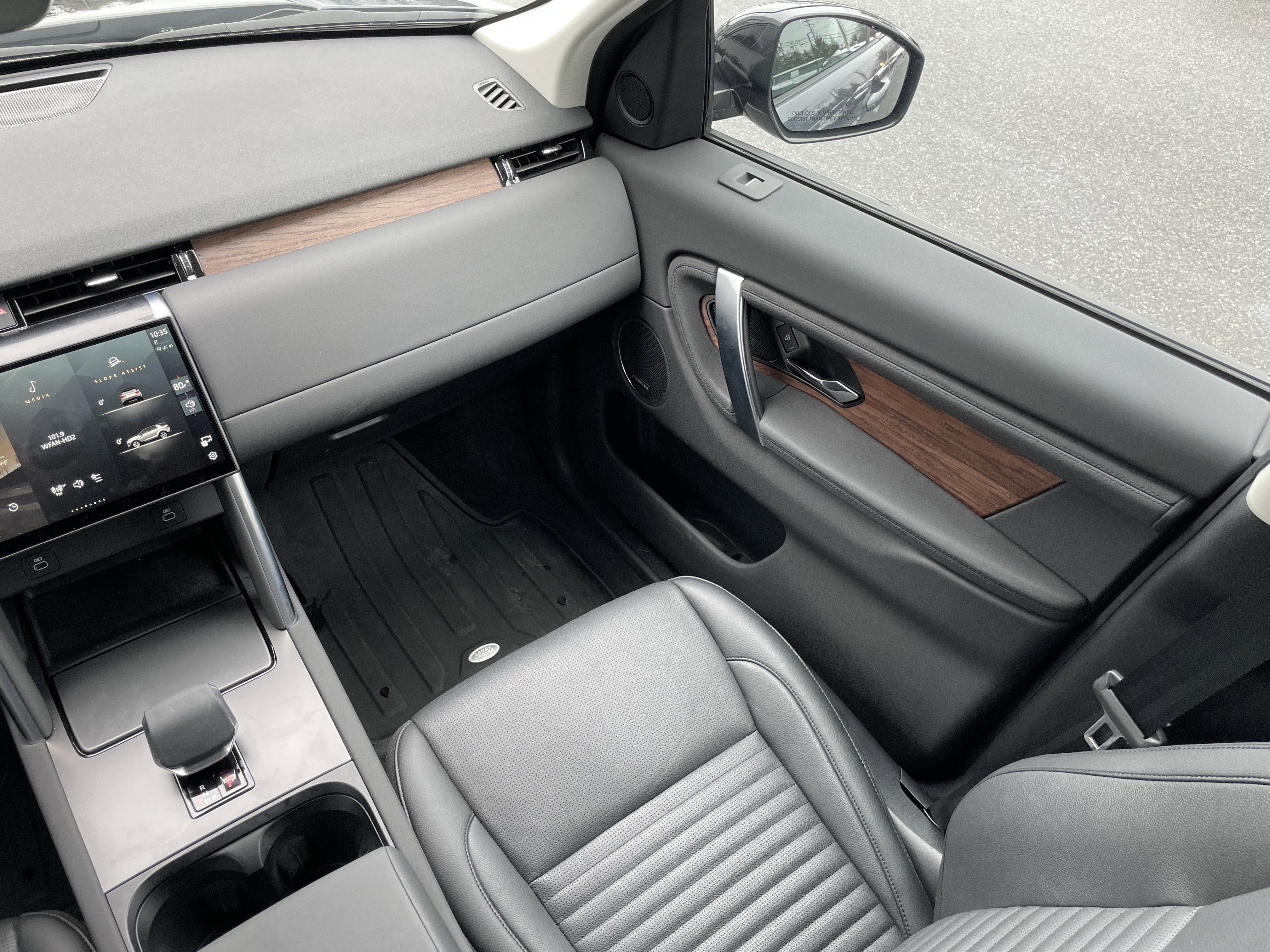 Certified 2024 Land Rover Discovery Sport S image 18