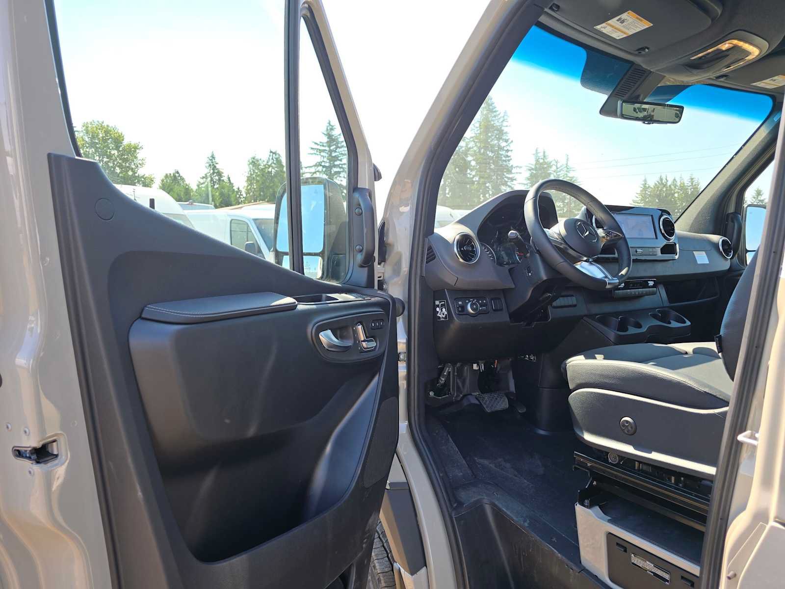 Used 2026 Mercedes-Benz Sprinter 2500 image 20