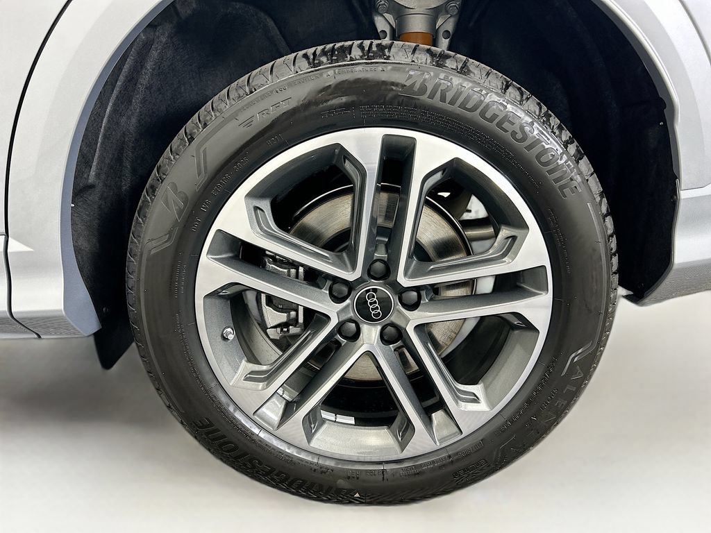 Certified 2025 Audi Q5 Premium w/ Premium Plus AWD/4WD image 30
