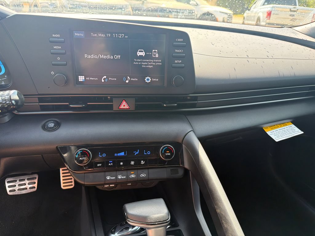 Certified 2025 Hyundai Elantra Sport FWD image 29