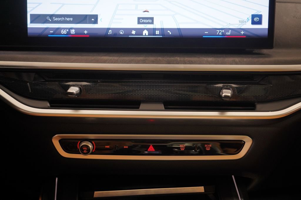 Used 2024 BMW X7 xDrive40i image 14