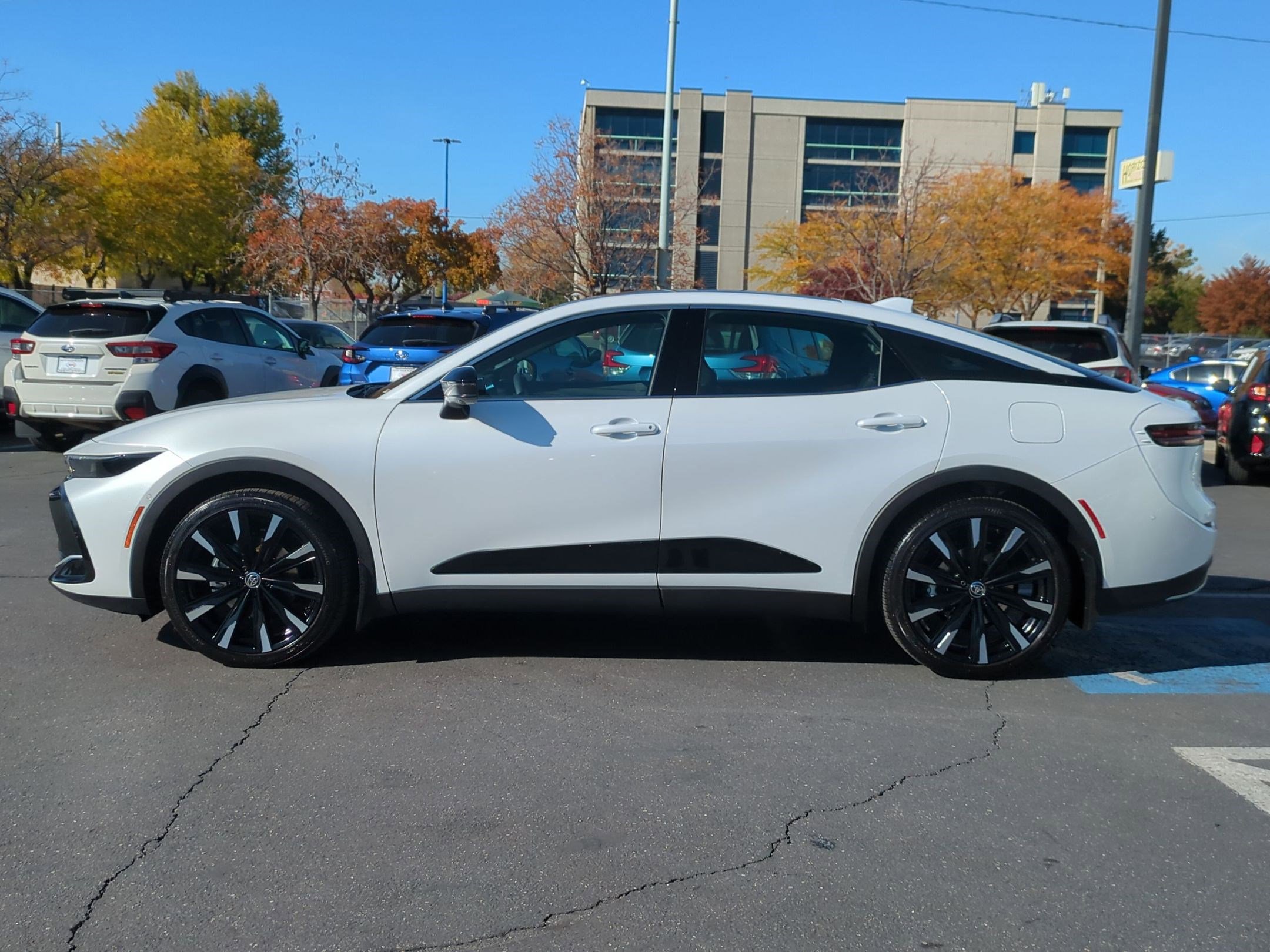 Used 2026 Toyota Crown Platinum image 7