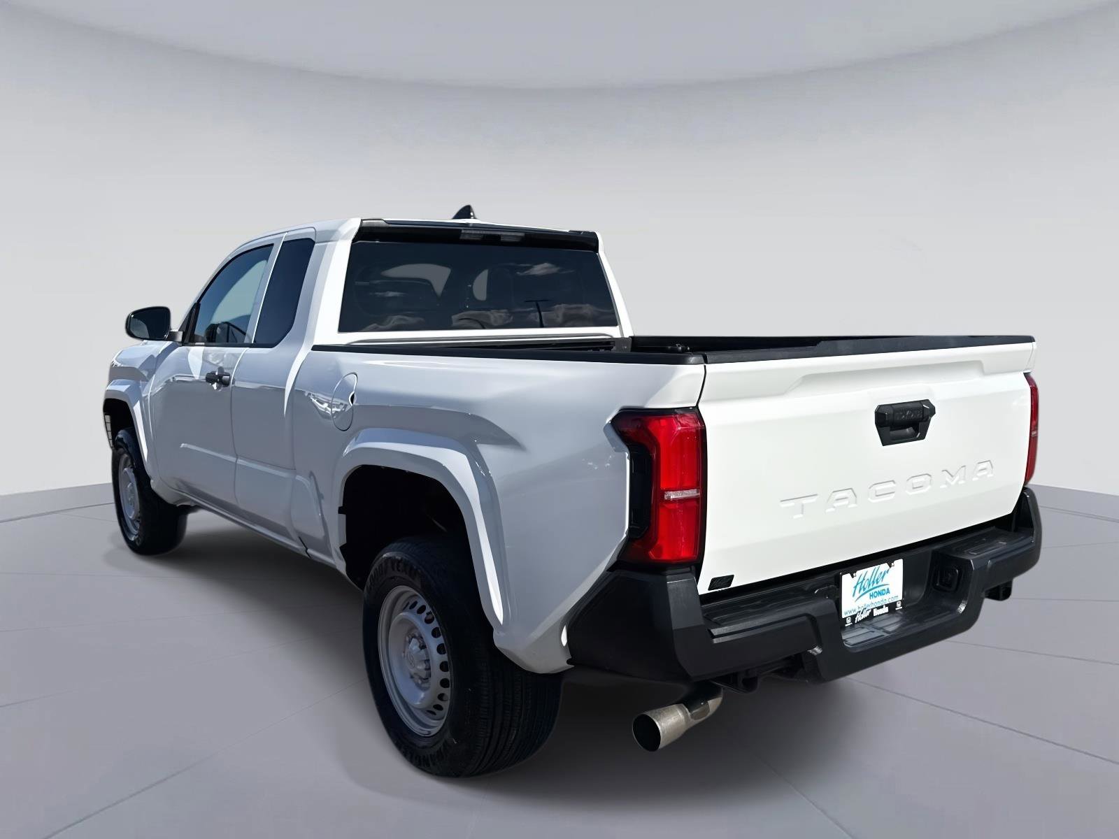 Used 2025 Toyota Tacoma SR image 6
