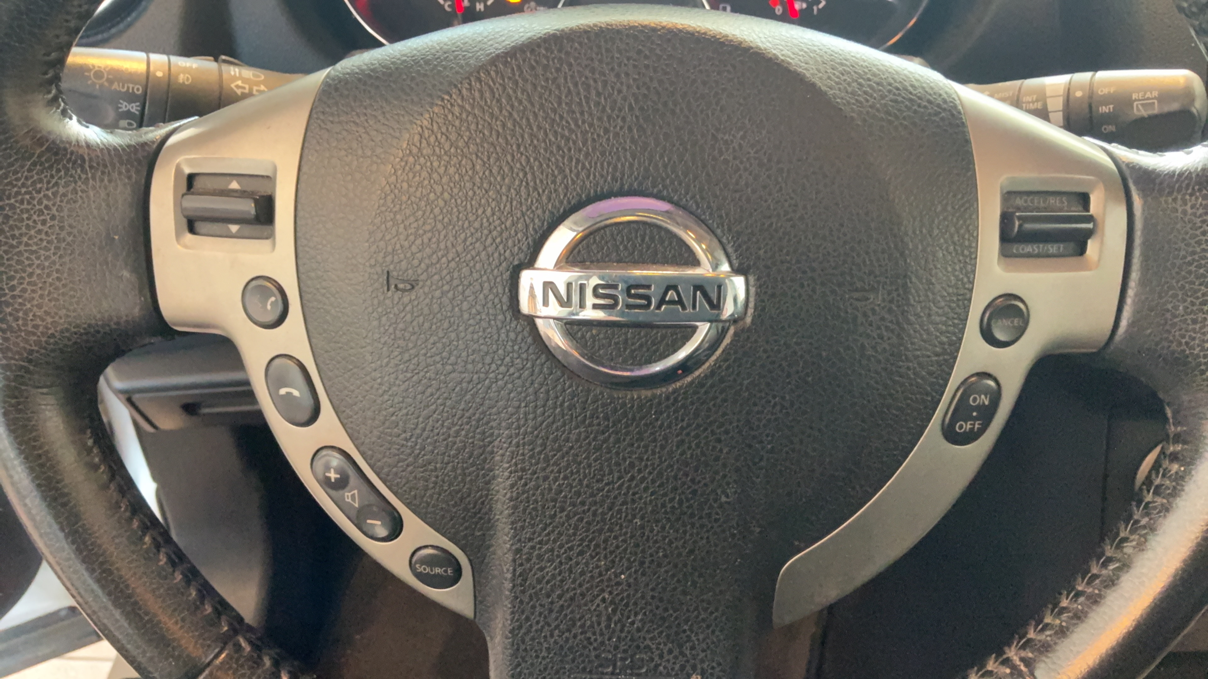 Used 2011 Nissan Rogue SV w/ SL Pkg AWD/4WD image 18