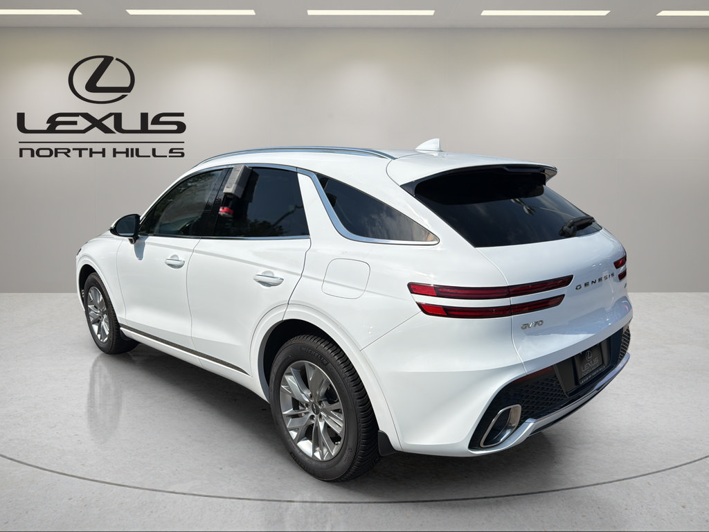 Used 2023 Genesis GV70 2.5T AWD/4WD image 8