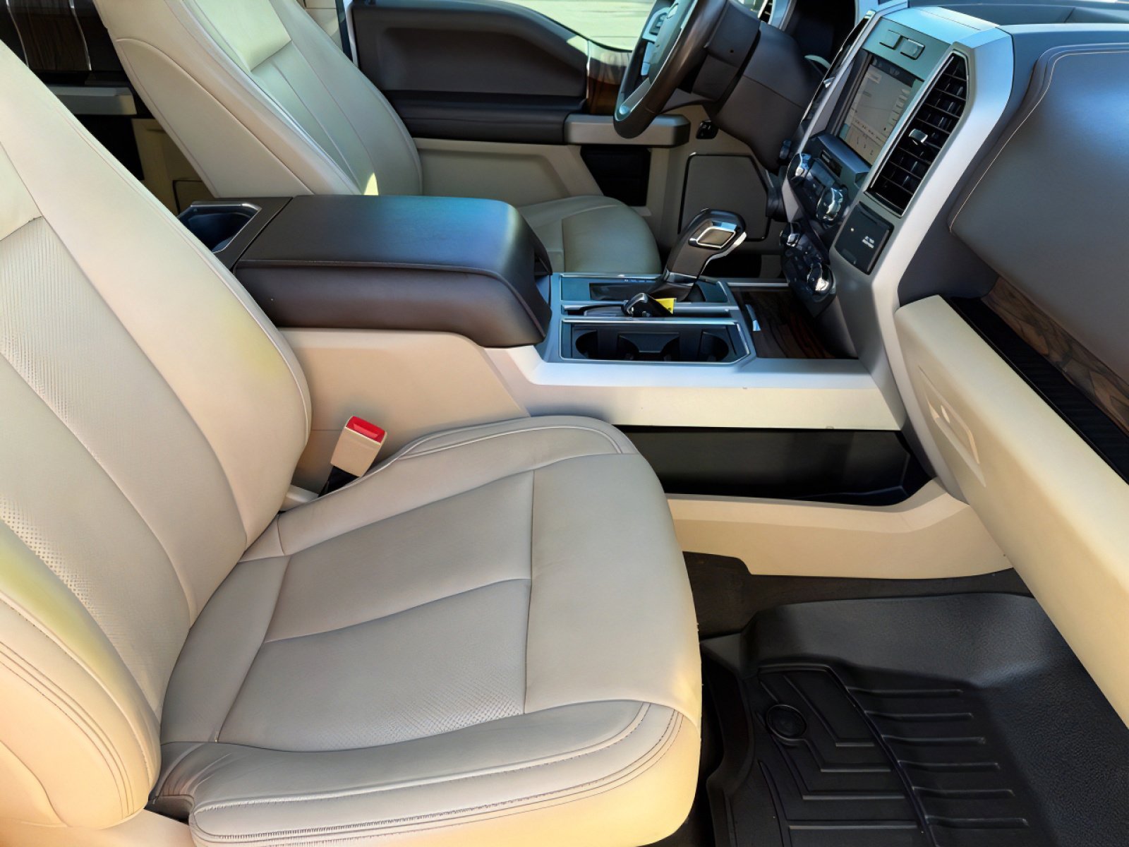 Used 2019 Ford F150 Lariat w/ Equipment Group 501A Mid image 11