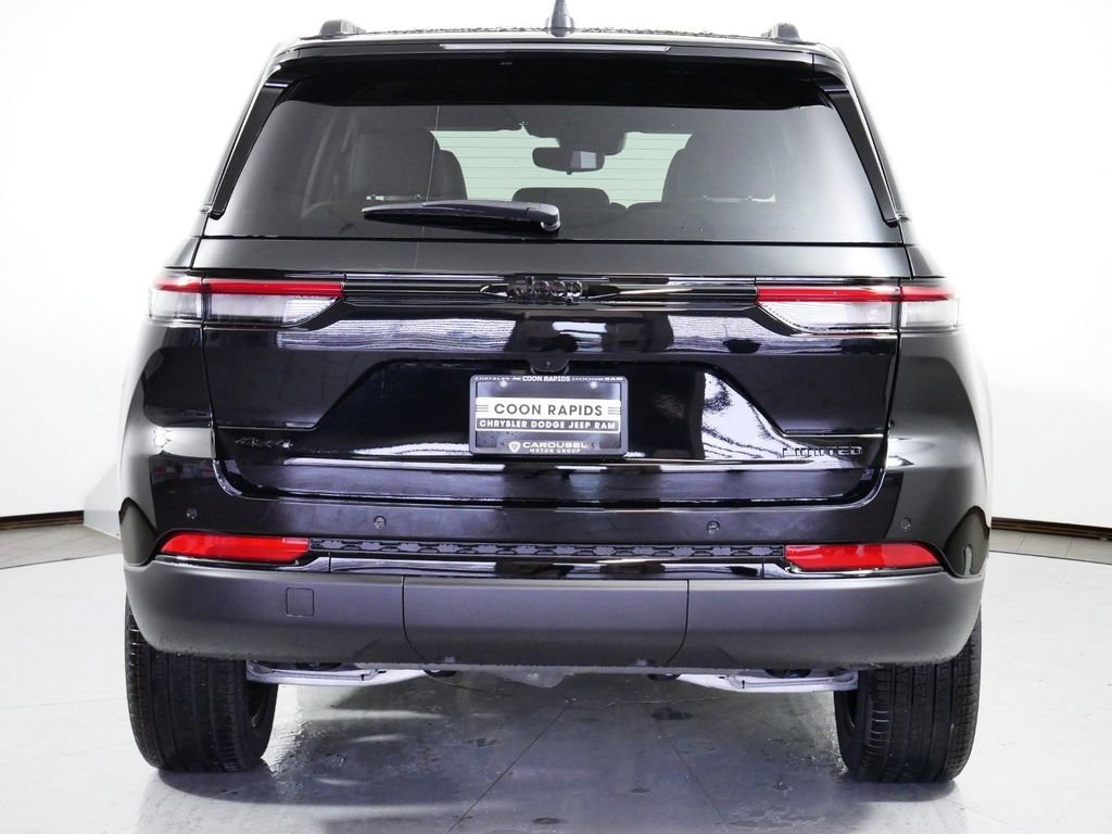 Certified 2024 Jeep Grand Cherokee Limited w/ Black Appearance Package image 12