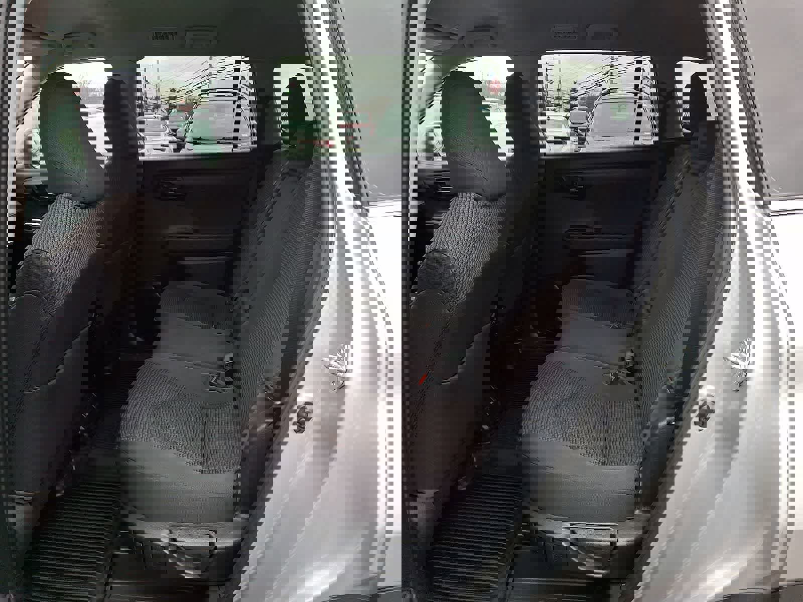 Used 2023 Toyota Highlander LE image 12