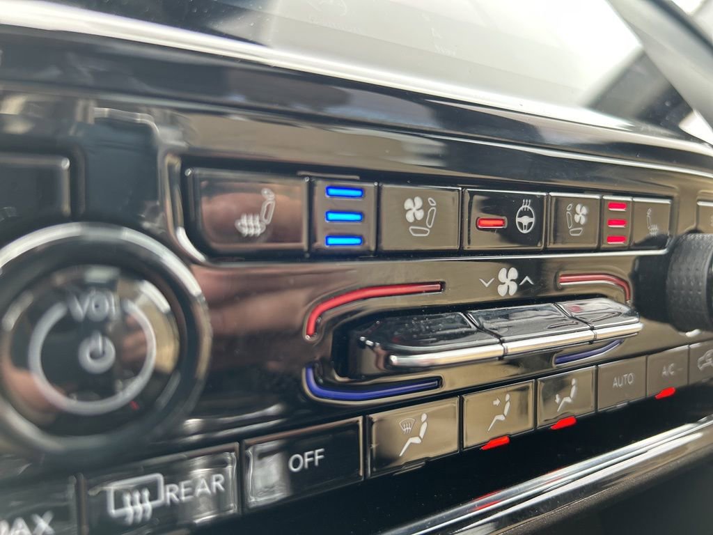 Used 2023 Jeep Grand Cherokee Limited w/ Luxury Tech Group II image 33