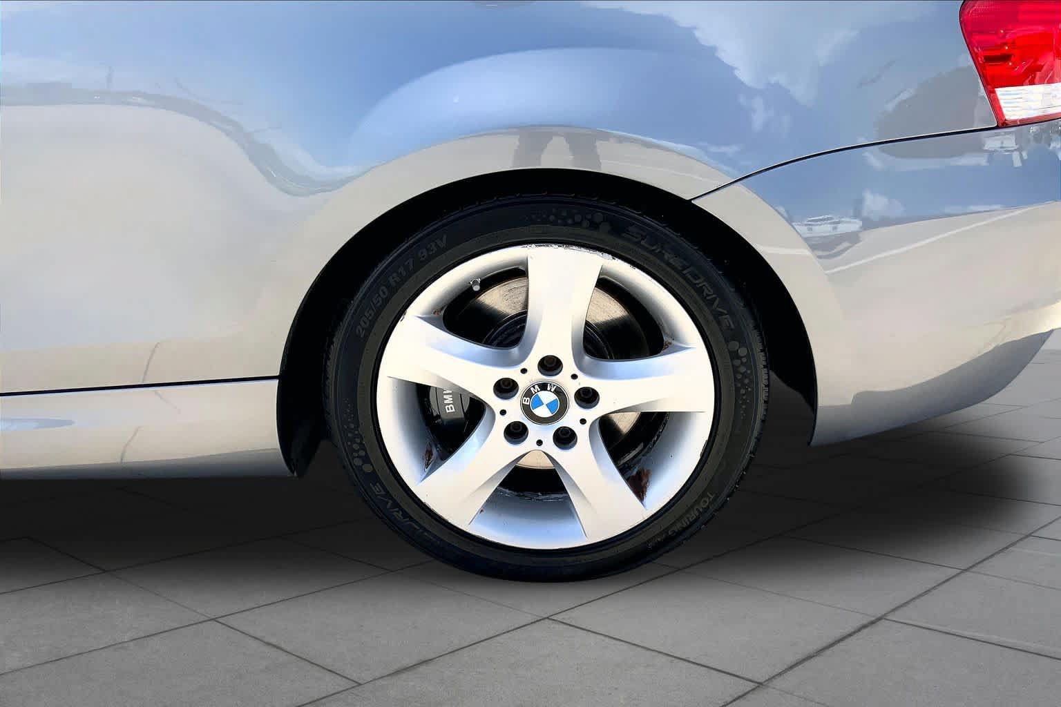Used 2009 BMW 135i Convertible RWD image 9