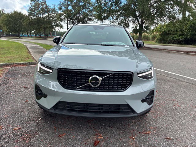 New 2026 Volvo XC40 B5 Plus w/ Protection Package Premier AWD/4WD image 2
