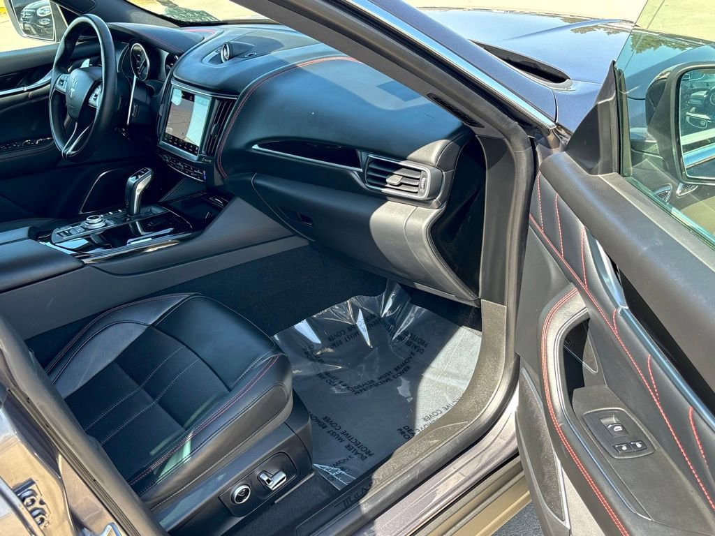 Used 2024 Maserati Levante GT Ultima AWD/4WD image 31