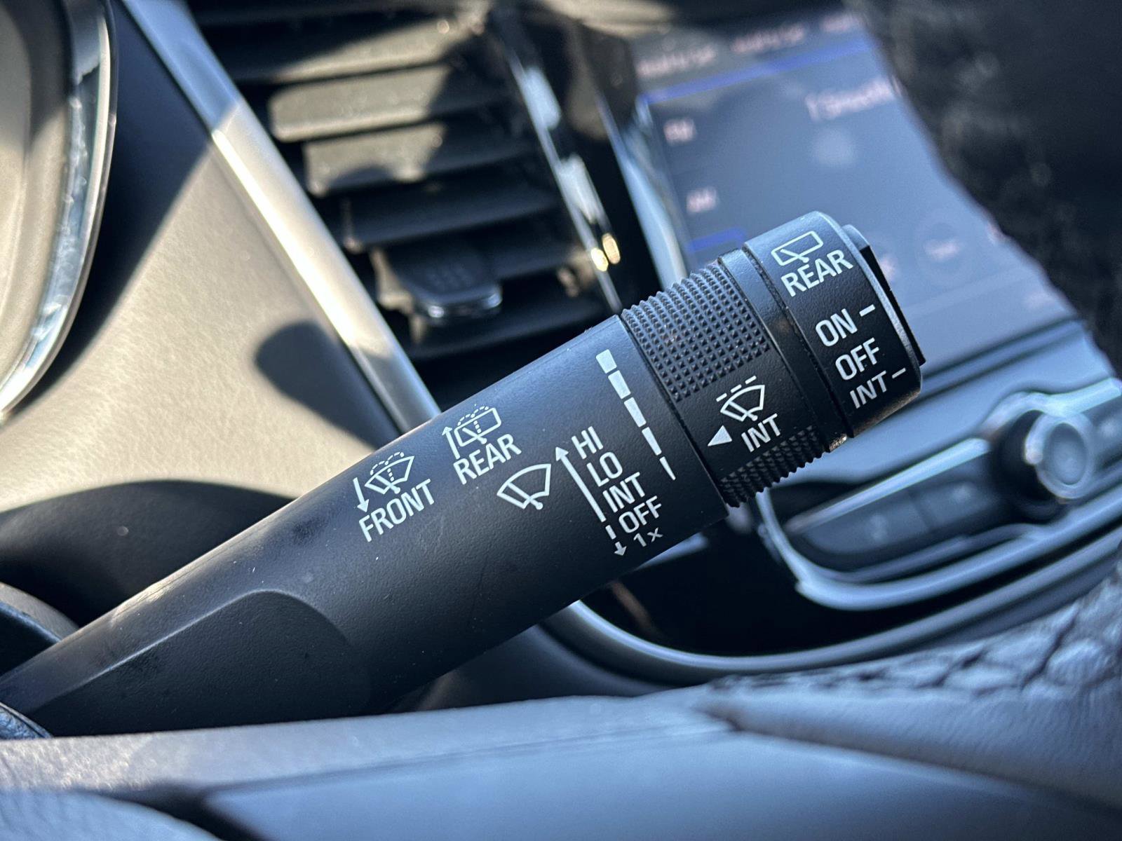 Certified 2022 Chevrolet Trax LT w/ LT Convenience Package image 23