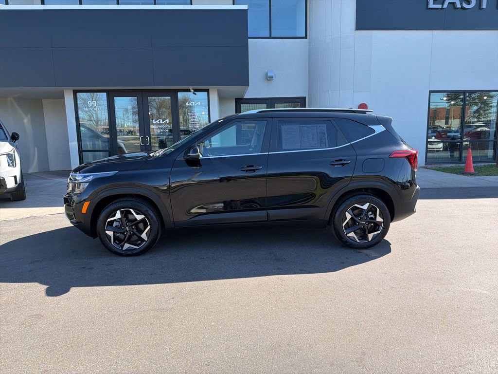 Used 2025 Kia Seltos EX w/ EX Sunroof Package image 2