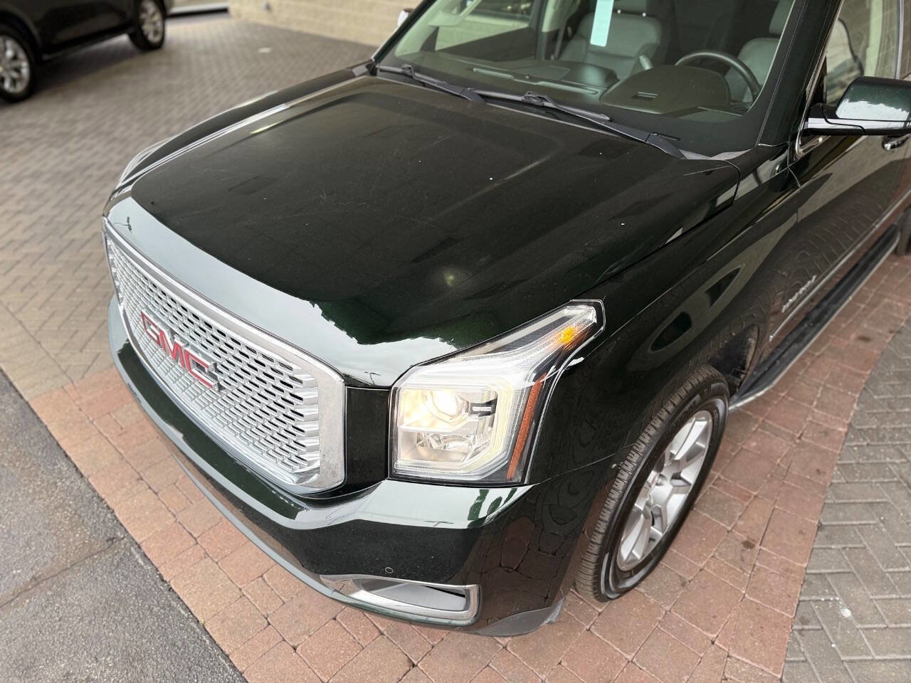 Used 2016 GMC Yukon XL Denali w/ Open Road Package image 21