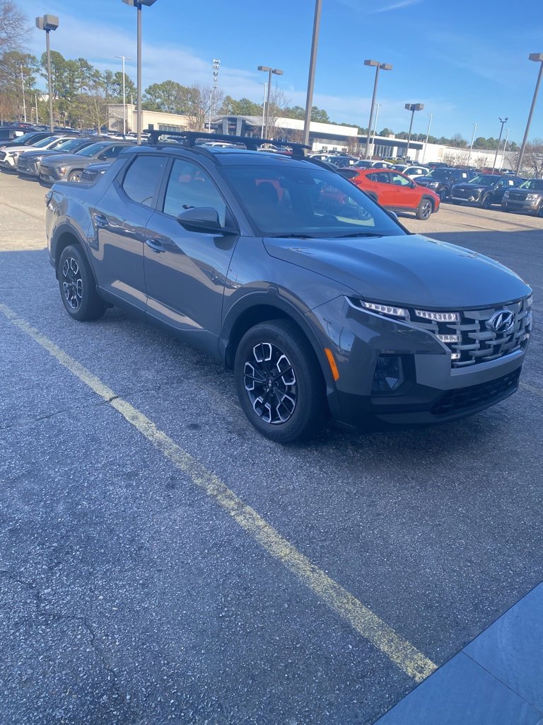 Used 2022 Hyundai Santa Cruz SEL Premium image 2