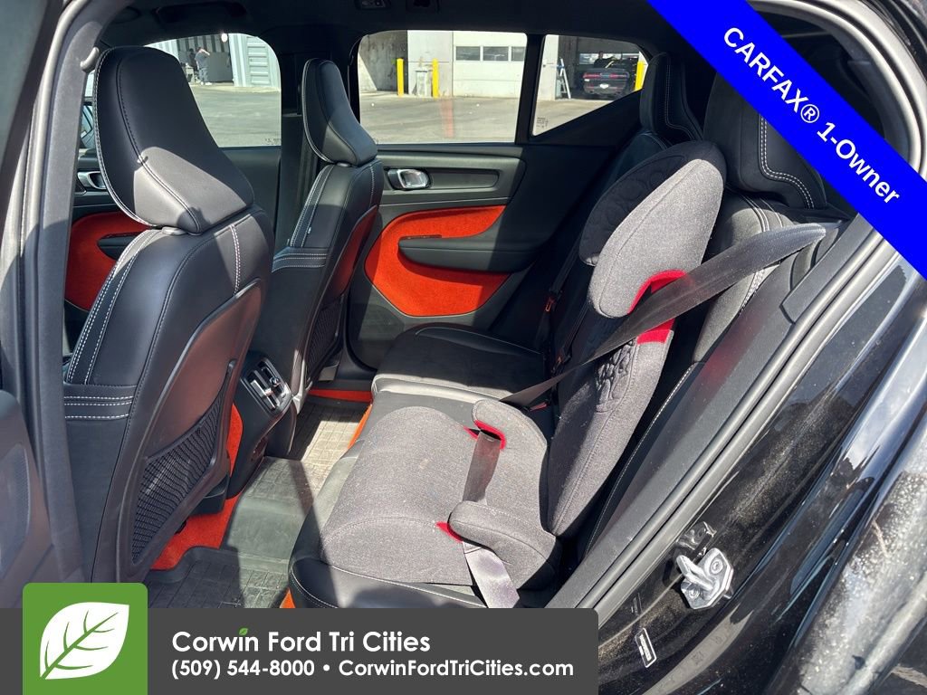 Used 2021 Volvo XC40 T5 R-Design image 6