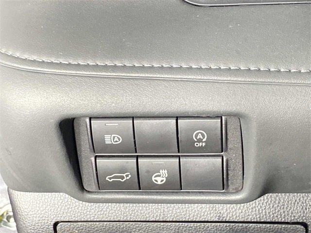 Used 2023 Toyota Highlander Limited image 16