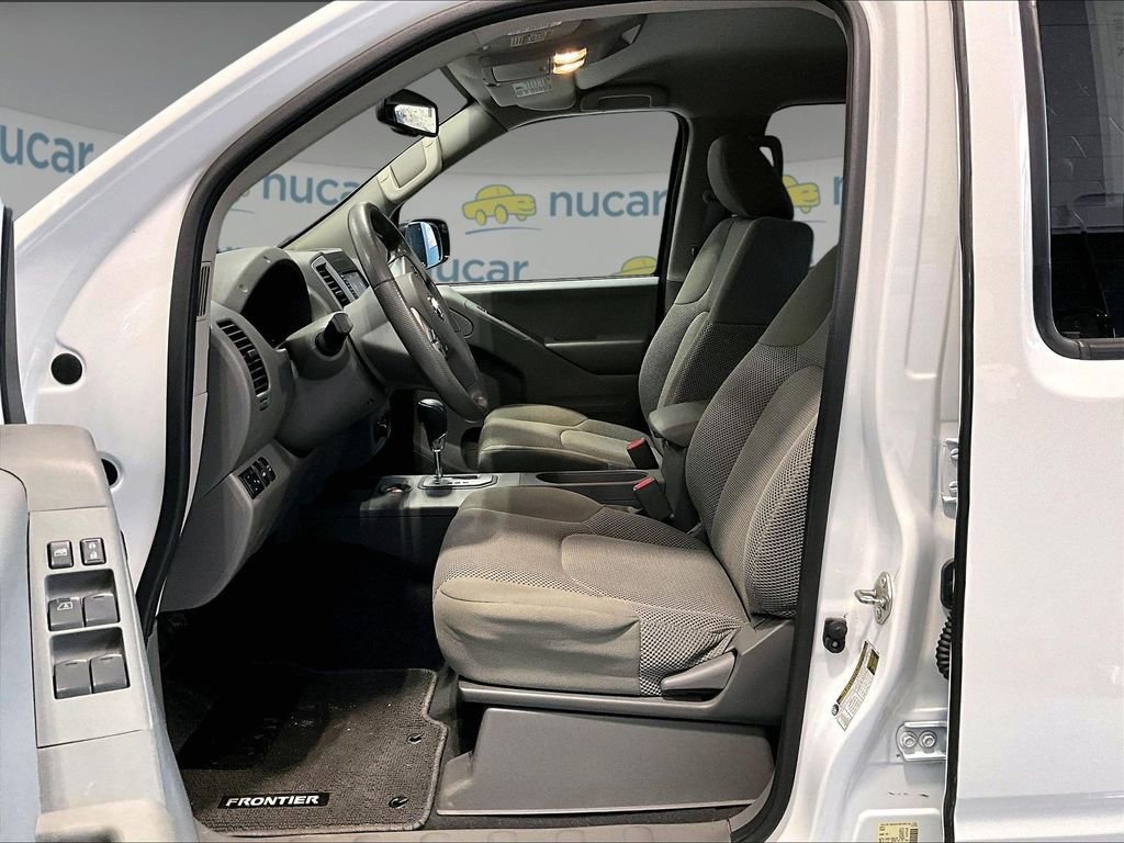 Used 2020 Nissan Frontier SV image 12