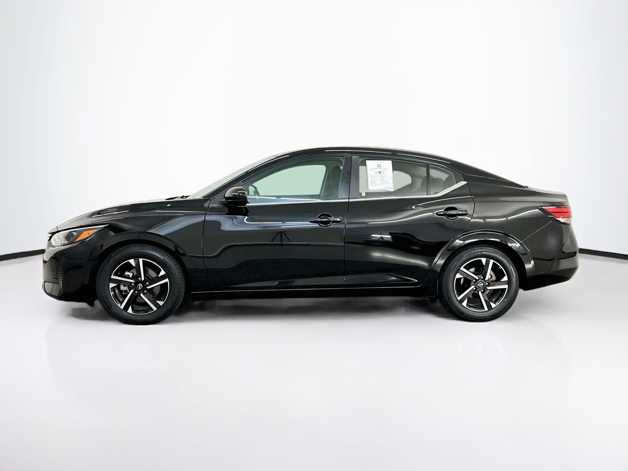 Used 2025 Nissan Sentra SV FWD image 4