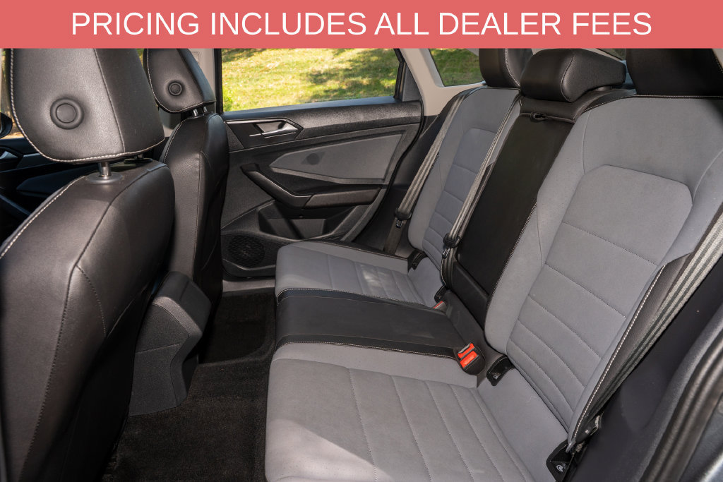 Used 2025 Volkswagen Jetta SE FWD image 7
