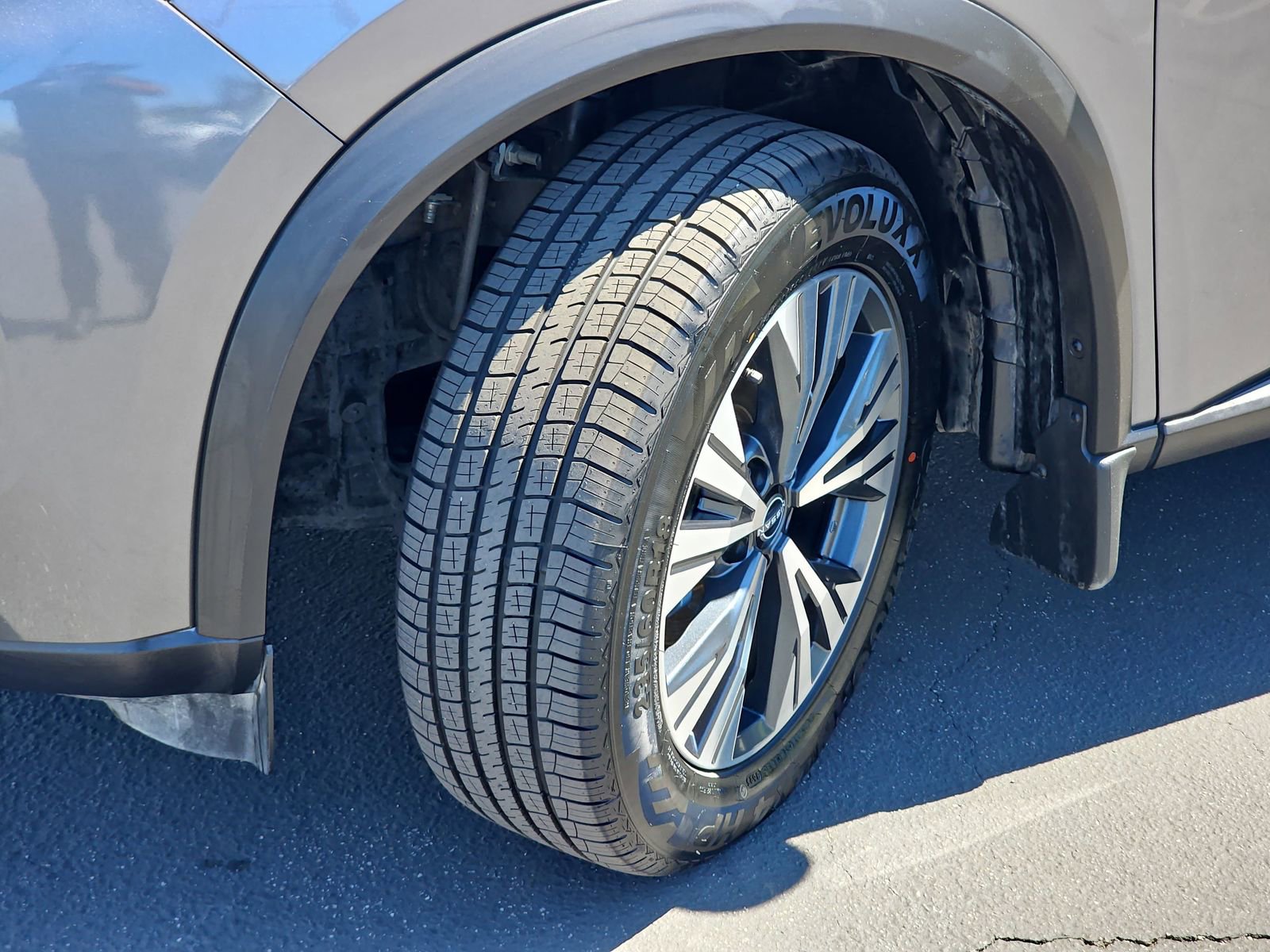 Used 2023 Nissan Rogue SV image 33