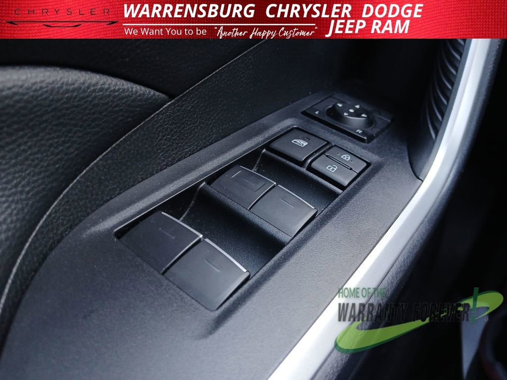 Used 2025 Toyota RAV4 XLE image 31