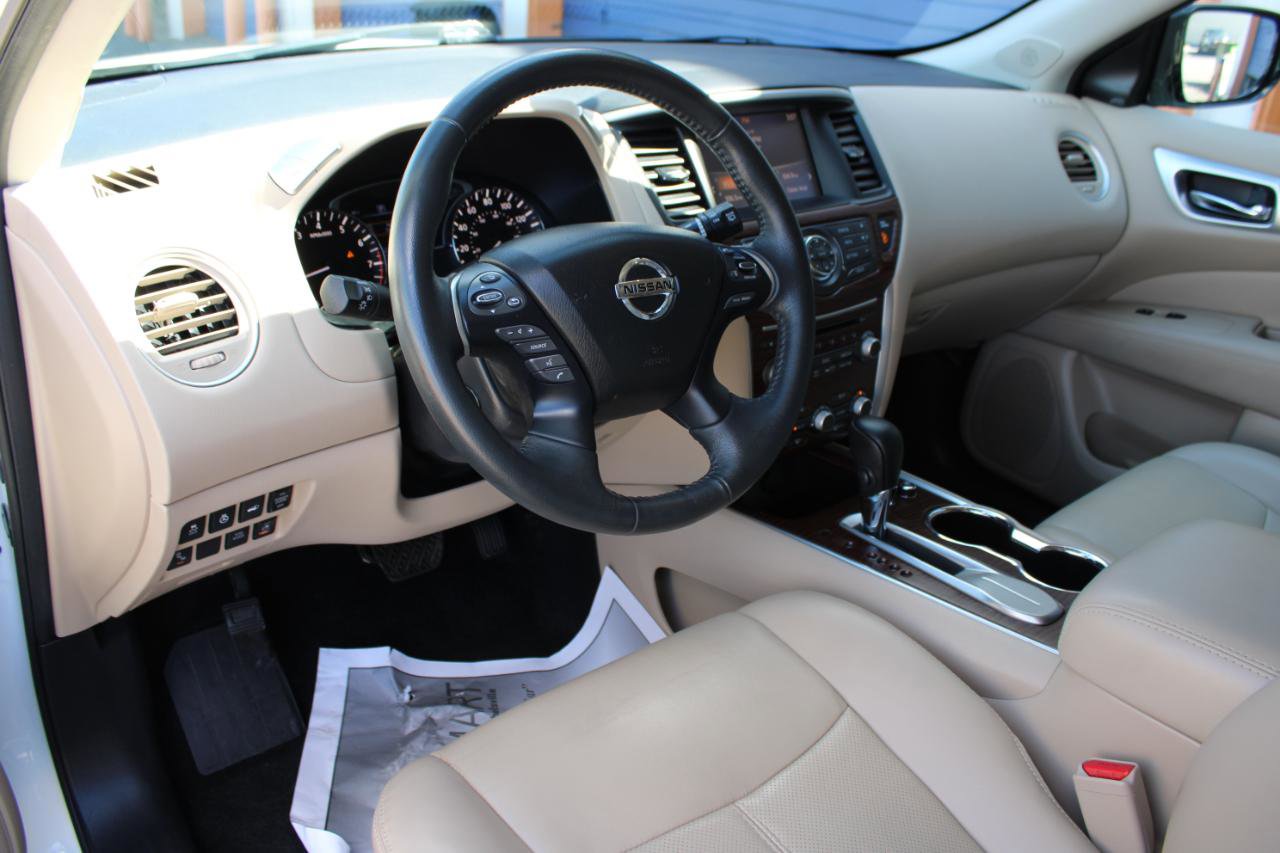 Used 2017 Nissan Pathfinder Platinum w/ Cargo Package FWD image 14