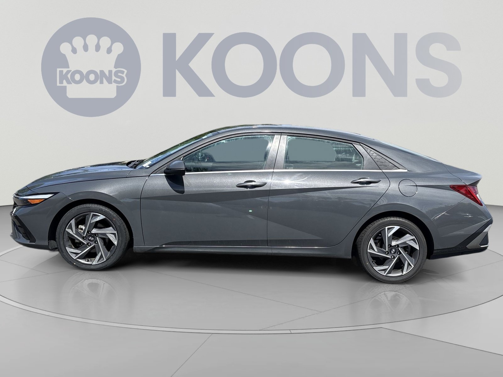 Certified 2025 Hyundai Elantra Limited FWD image 2