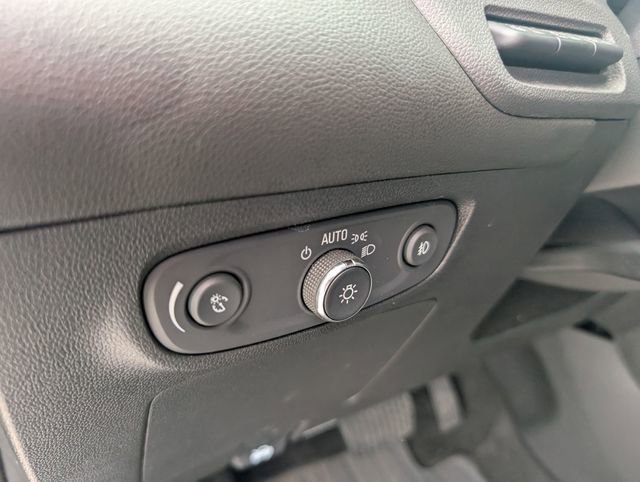 Used 2020 Buick Encore GX Essence w/ Experience Buick Package image 16